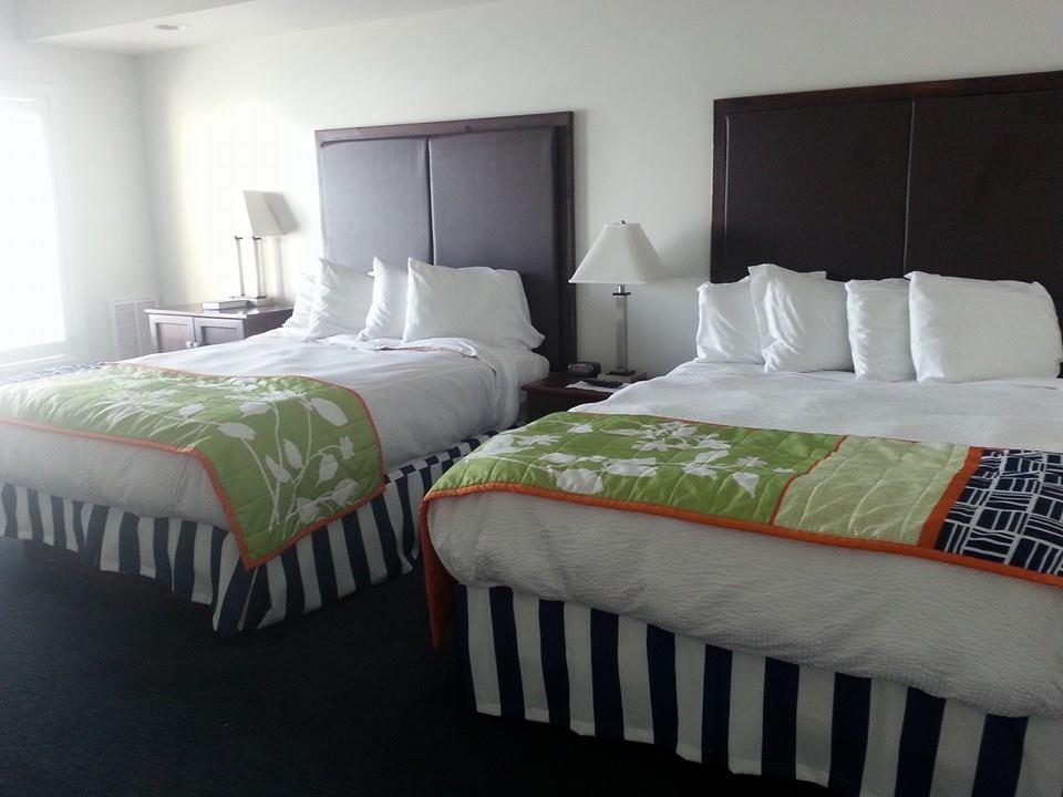 Island Inn & Suites, Ascend Hotel Collection Piney Point Экстерьер фото