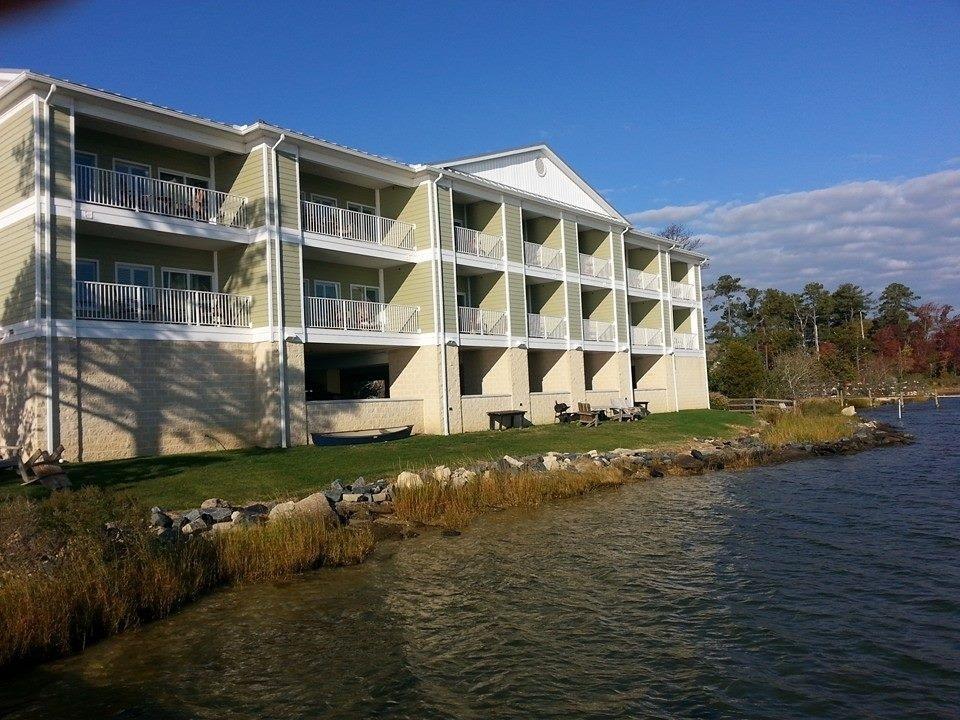 Island Inn & Suites, Ascend Hotel Collection Piney Point Экстерьер фото