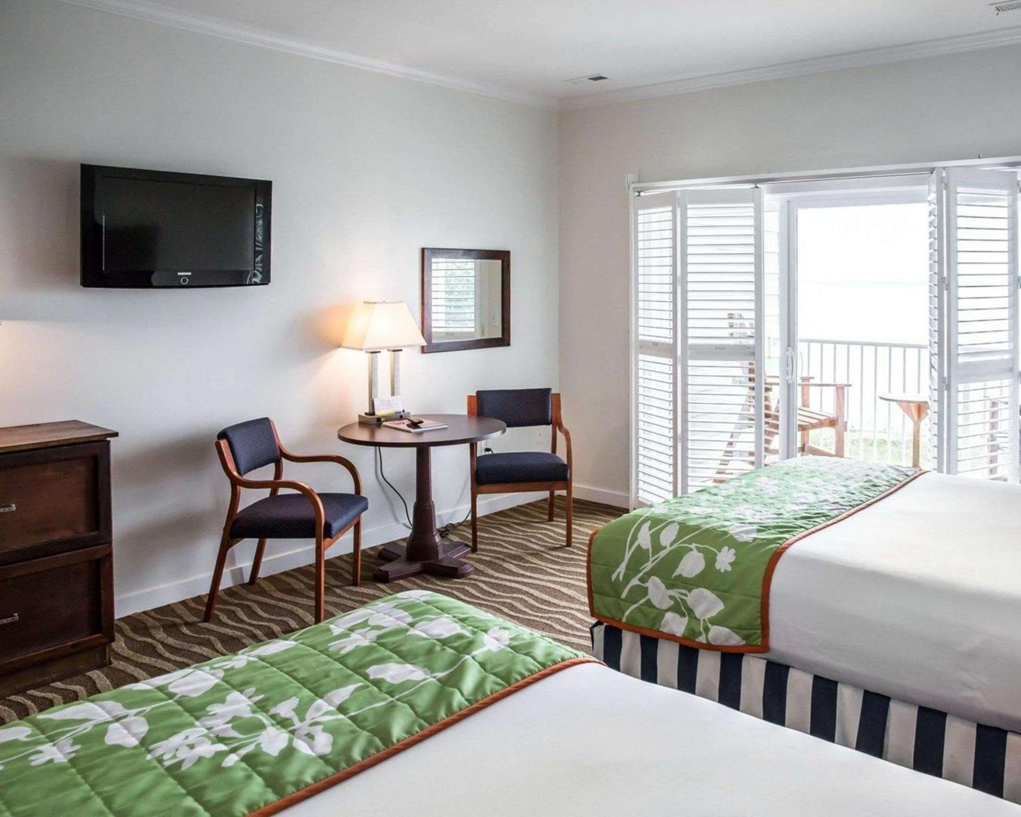 Island Inn & Suites, Ascend Hotel Collection Piney Point Экстерьер фото