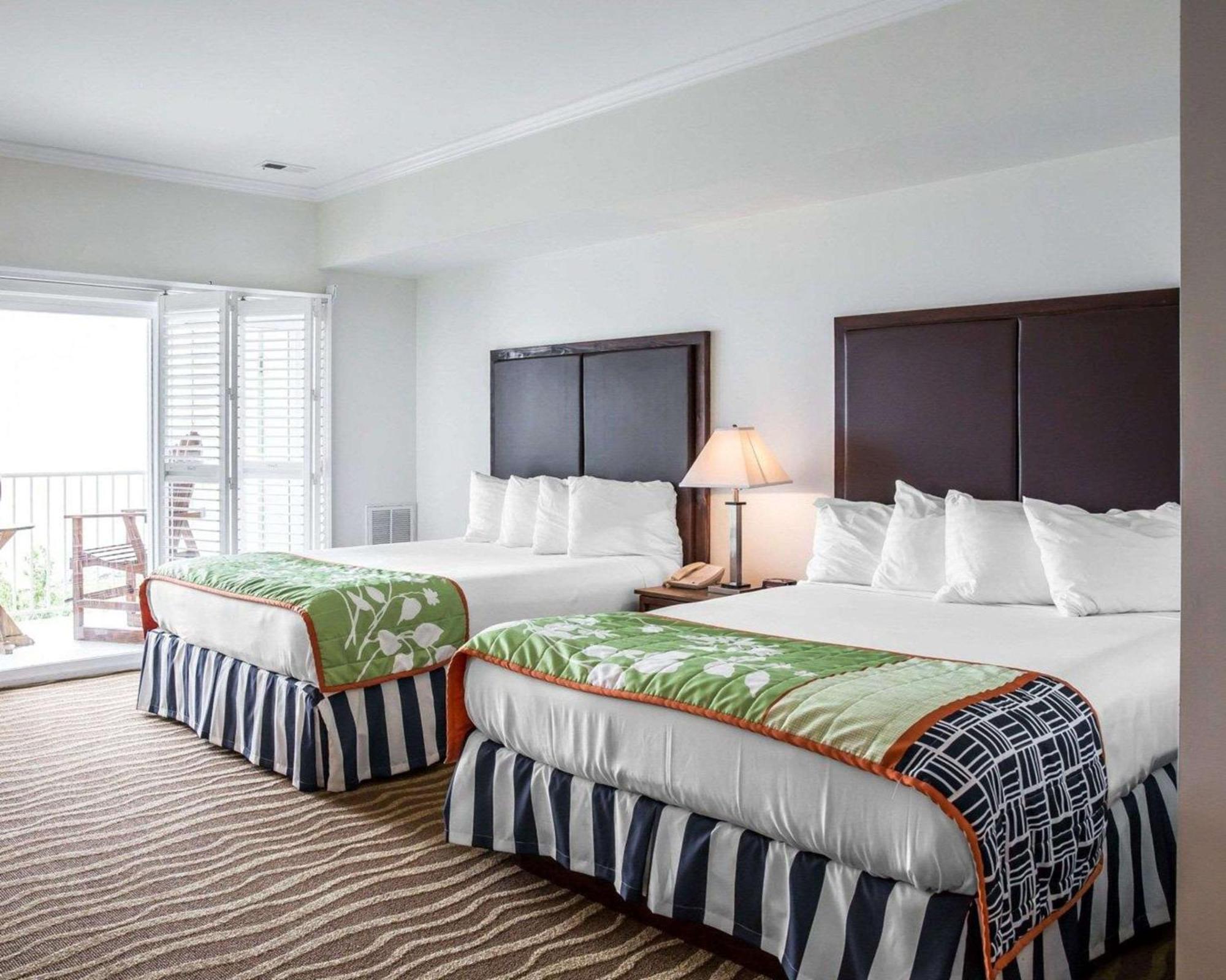 Island Inn & Suites, Ascend Hotel Collection Piney Point Экстерьер фото