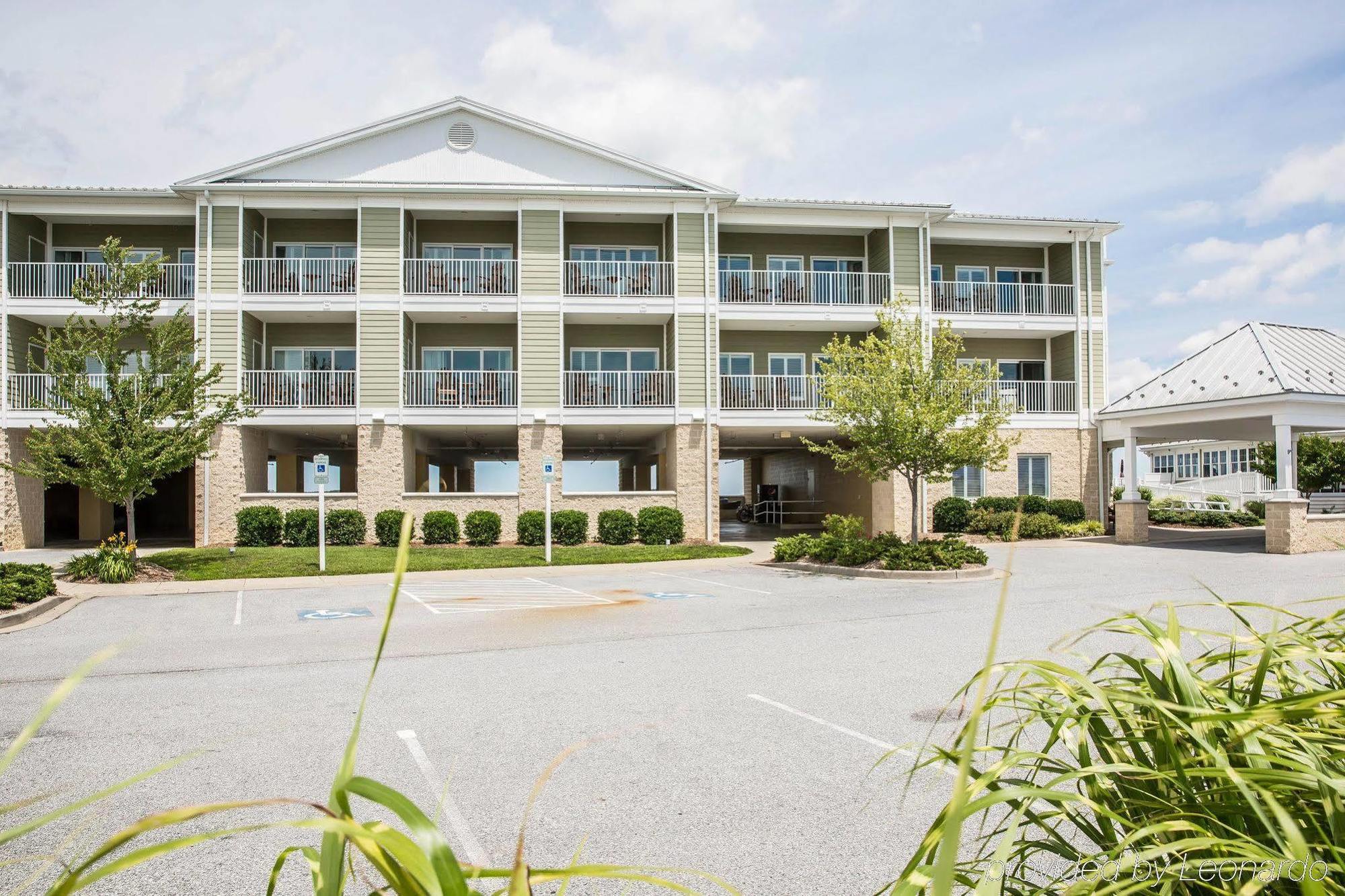 Island Inn & Suites, Ascend Hotel Collection Piney Point Экстерьер фото